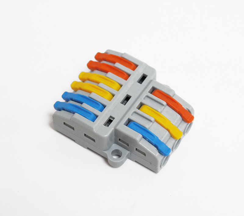 52672 Разветвительная клемма Dori (СМК 423-6) трехполюсная, 1шт.