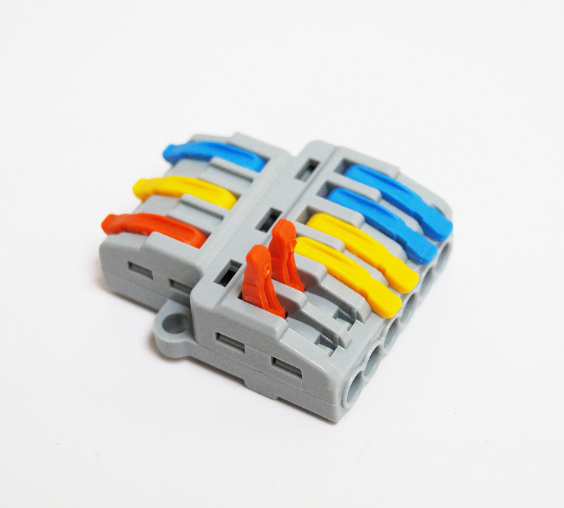 52672 Разветвительная клемма Dori (СМК 423-6) трехполюсная, 1шт.